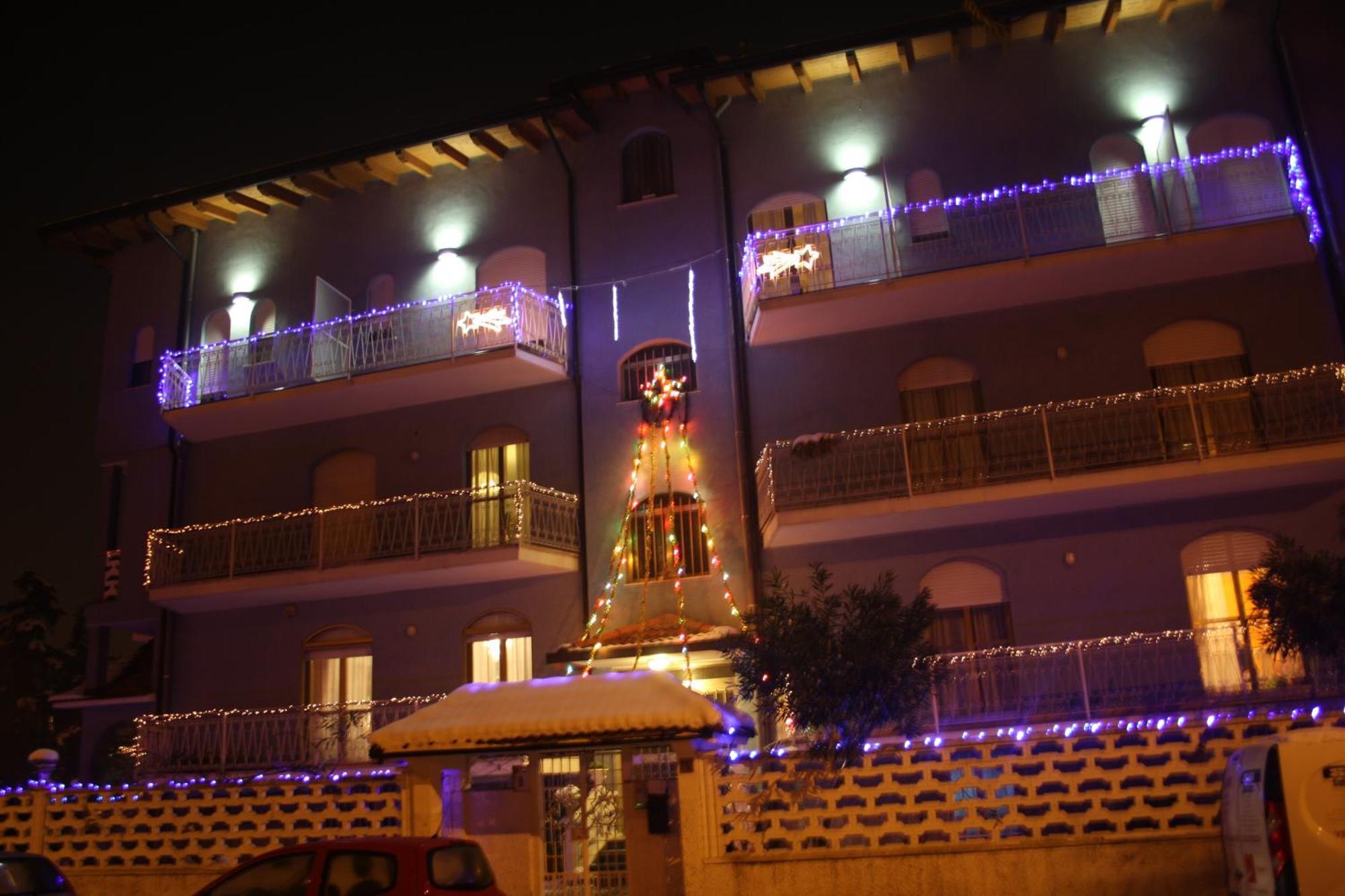 Hotel Gf Cesano Boscone Bagian luar foto
