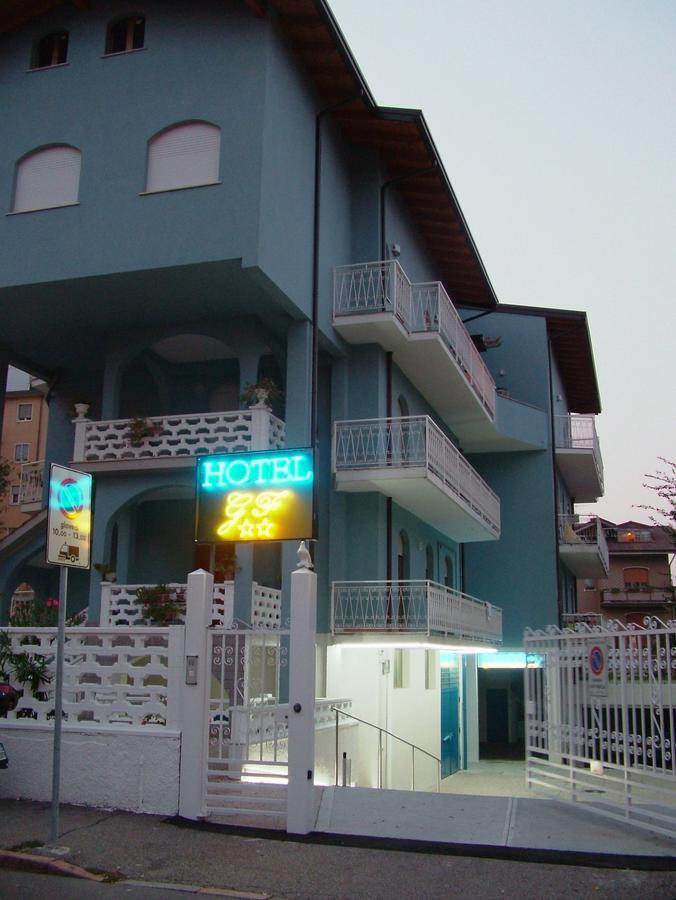 Hotel Gf Cesano Boscone Bagian luar foto